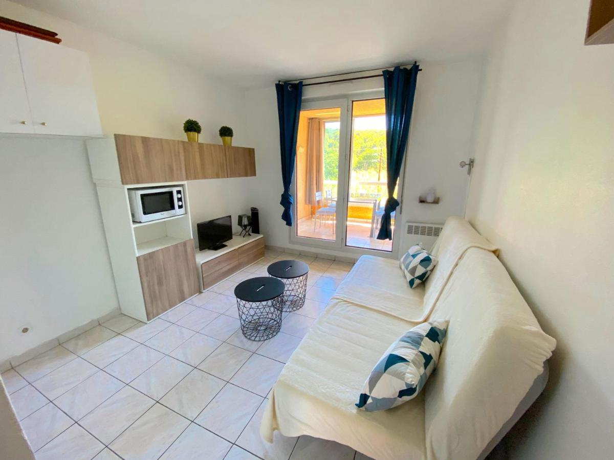 Appart 4 Pers Dans Residence Avec Piscine A 10 Min De La Plage Санари-сюр-Мер Экстерьер фото